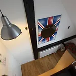 Old Kings Design 호스텔