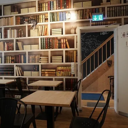 Old Kings Design Hostel *